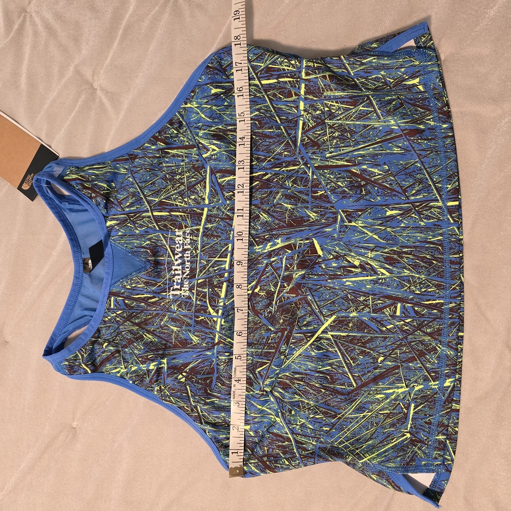 NWT! The North Face Bra Tank - Picture 5 of 6